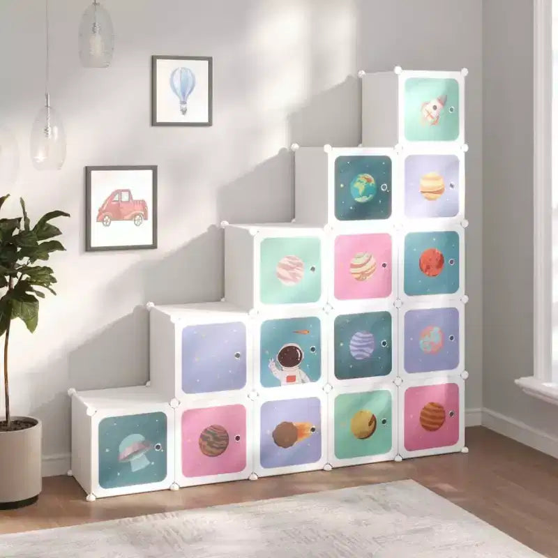 Mobiletto bianco con 15 cubi per bambini, 1 pezzo