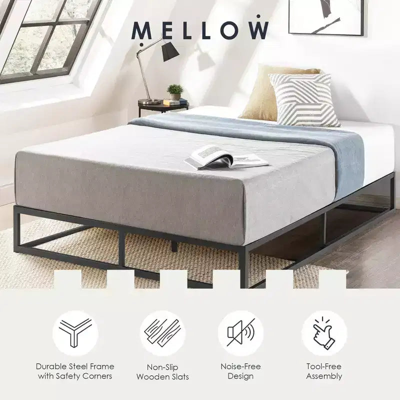 Struttura letto a piattaforma in metallo nero con doghe in legno, King (2 persone)
