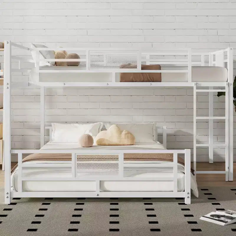 Letto a castello a L in metallo bianco, da una piazza e mezza superiore e da una piazza e mezza inferiore, per 2 persone